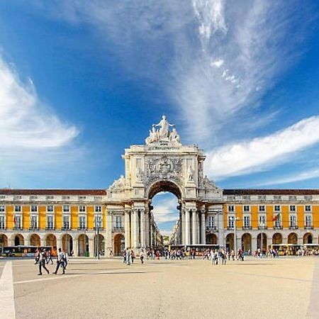 2 Bedroom Apartment For 4 People With Free Public Parking Lisbon Luaran gambar
