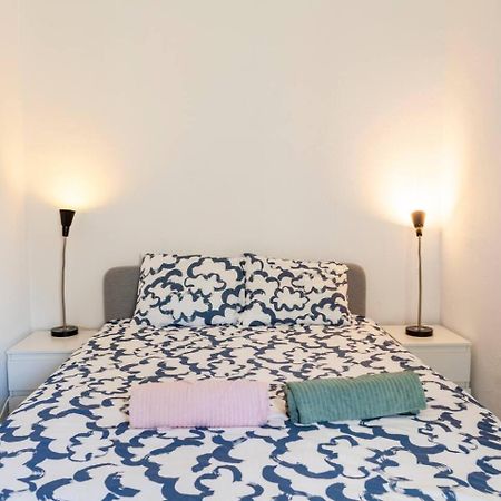 2 Bedroom Apartment For 4 People With Free Public Parking Lisbon Luaran gambar