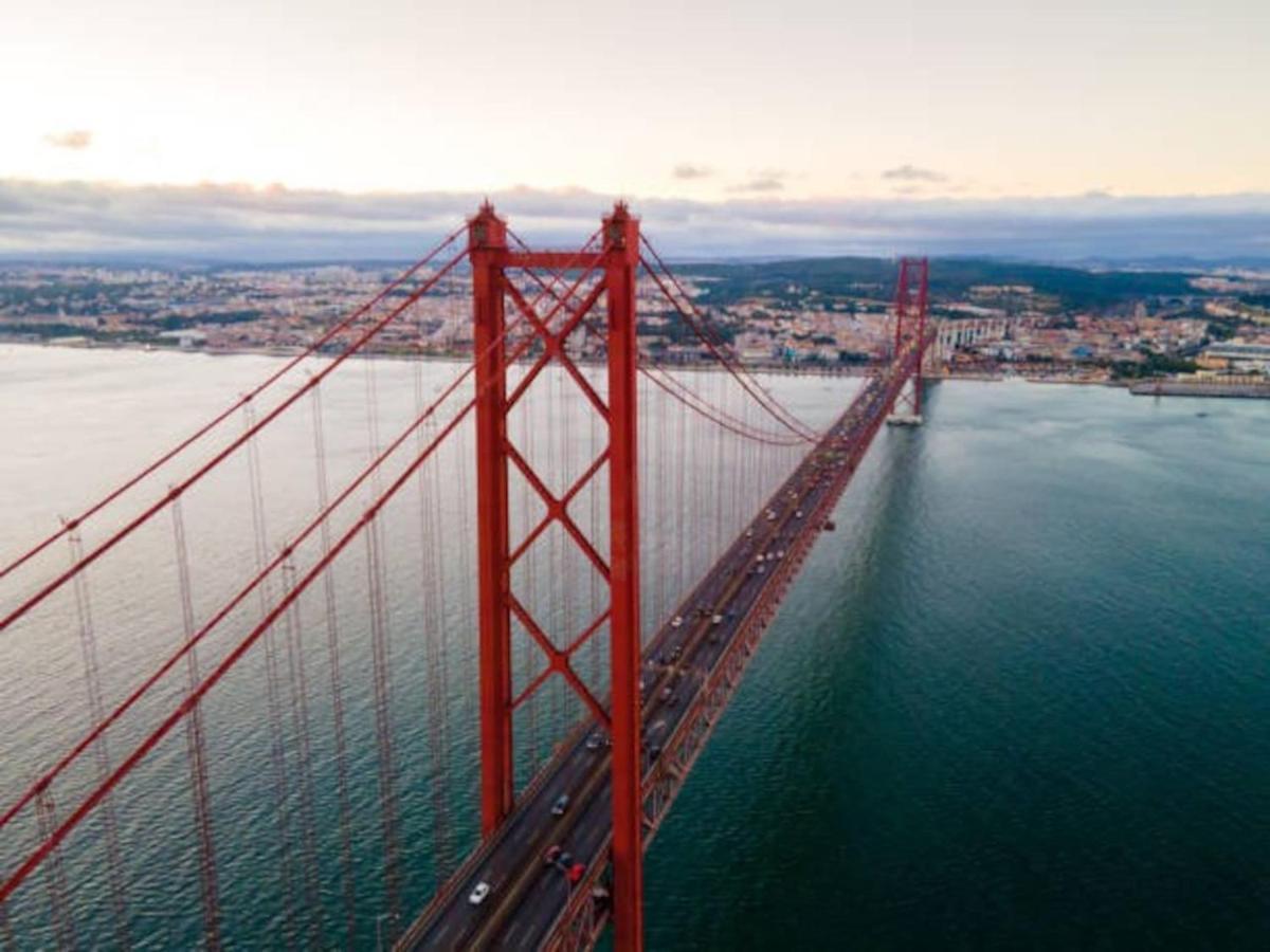 2 Bedroom Apartment For 4 People With Free Public Parking Lisbon Luaran gambar