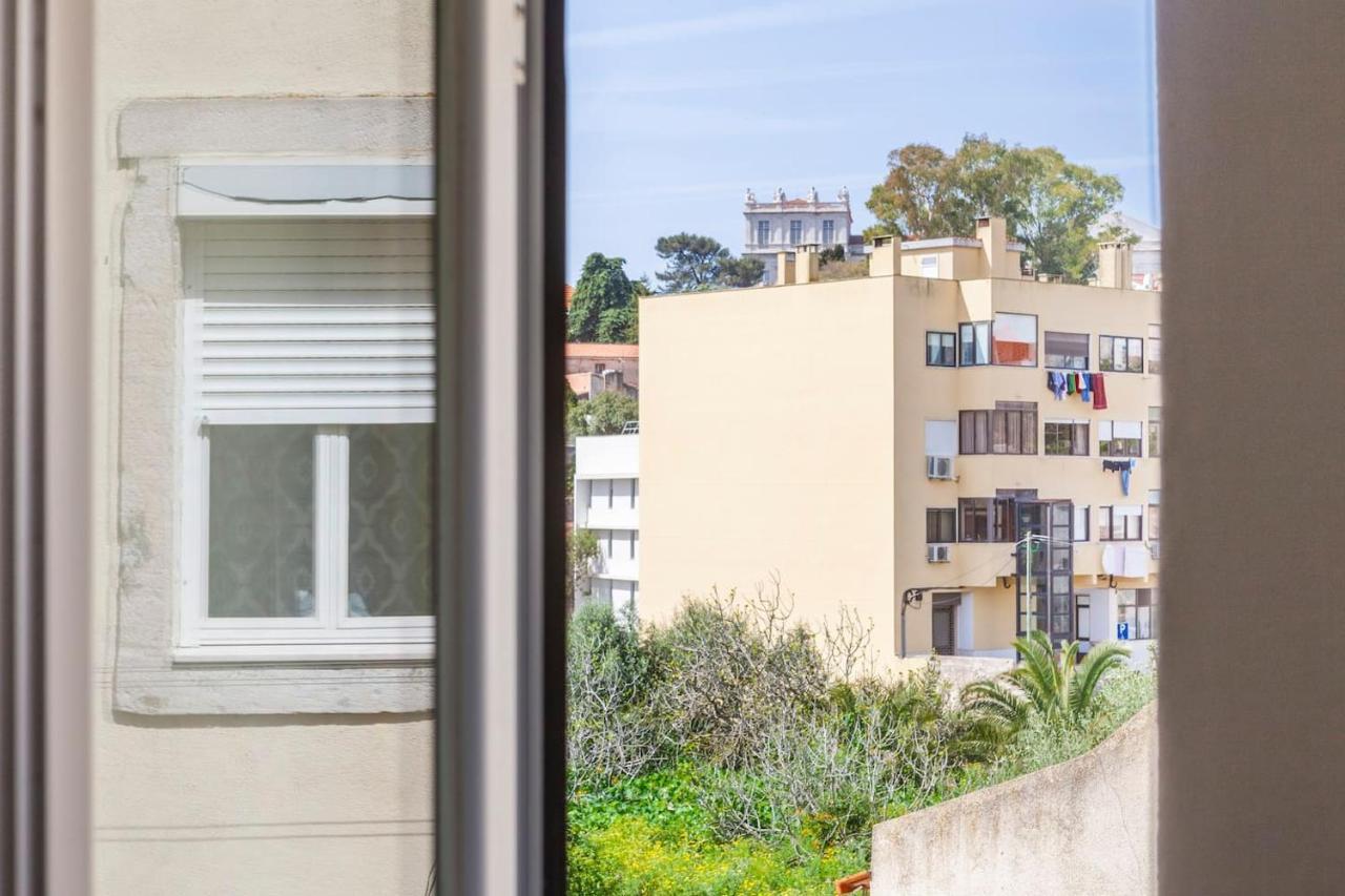 2 Bedroom Apartment For 4 People With Free Public Parking Lisbon Luaran gambar