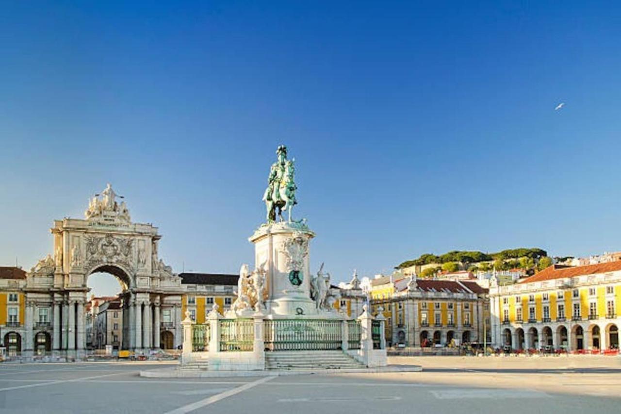 2 Bedroom Apartment For 4 People With Free Public Parking Lisbon Luaran gambar