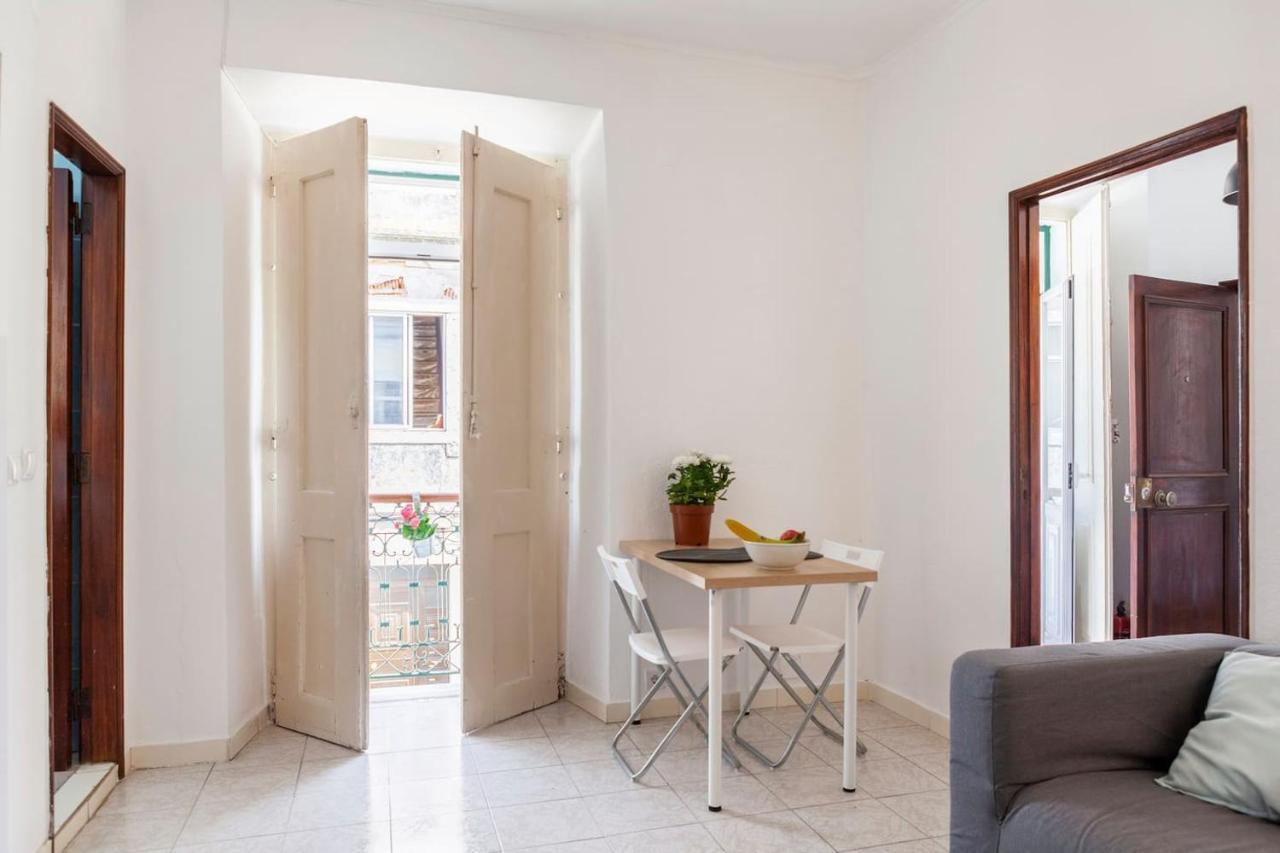 2 Bedroom Apartment For 4 People With Free Public Parking Lisbon Luaran gambar