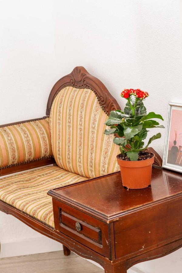 2 Bedroom Apartment For 4 People With Free Public Parking Lisbon Luaran gambar